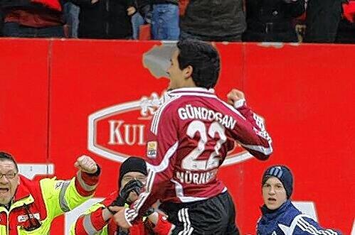So jubelt ein Held: Ilkay Gündogan nach seinem Ausgleichstreffer gegen die Bayern.