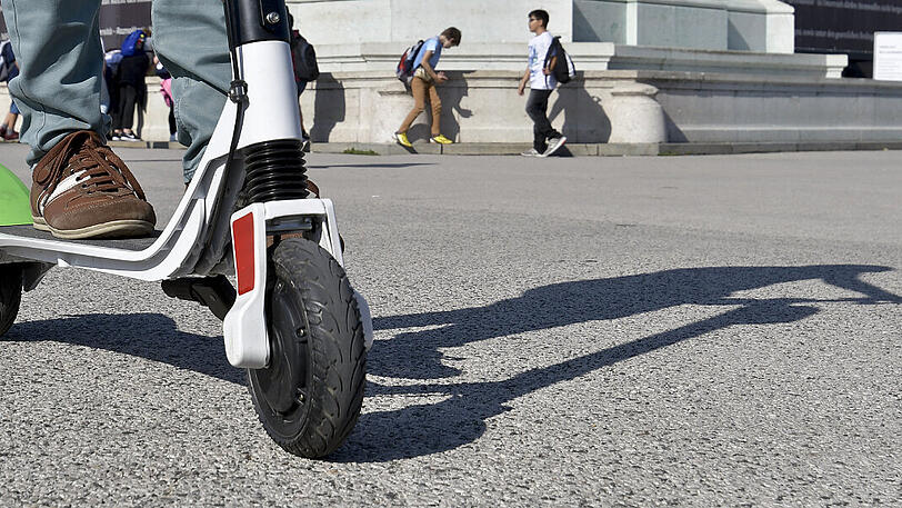 E-Scooter sind rund um das Wiesn-Gelände strikt verboten. E-Scooter sind rund um das Wiesn-Gelände strikt verboten.
