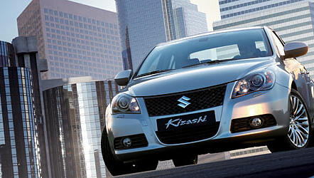 Ganz schön groß für einen Suzuki: Der neue "Kizashi" sprengt alle bisherigen Maße der auf Klein- und Geländewagen spezialisierten Japaner. Ganz schön groß für einen Suzuki: Der neue "Kizashi" sprengt alle bisherigen Maße der auf Klein- und Geländewagen spezialisierten Japaner.