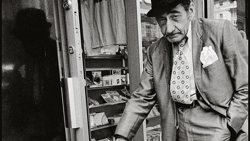 Nicht alle spontan Fotografierten sehen auf Bruce Gildens Bildern so elegant aus: "New York City, USA, 1986". Nicht alle spontan Fotografierten sehen auf Bruce Gildens Bildern so elegant aus: "New York City, USA, 1986".