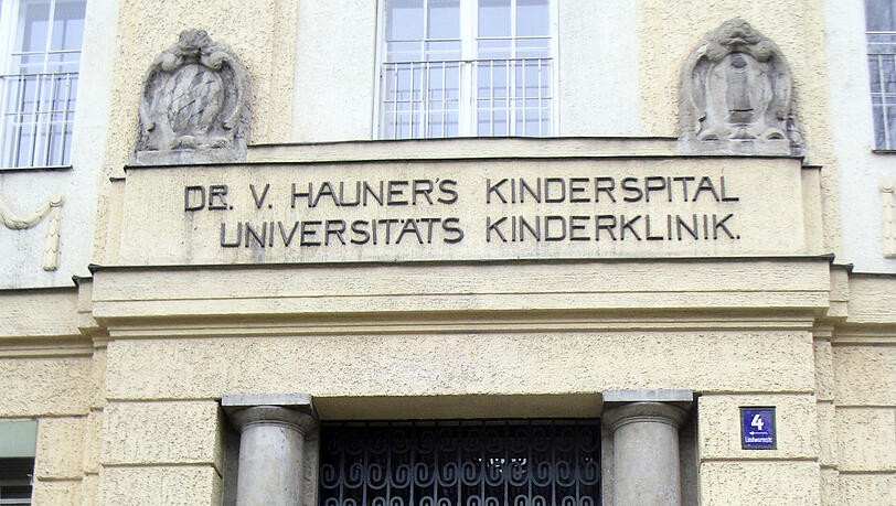 Unter Druck: Der Leiter der Haunerschen Kinderklinik. Unter Druck: Der Leiter der Haunerschen Kinderklinik.