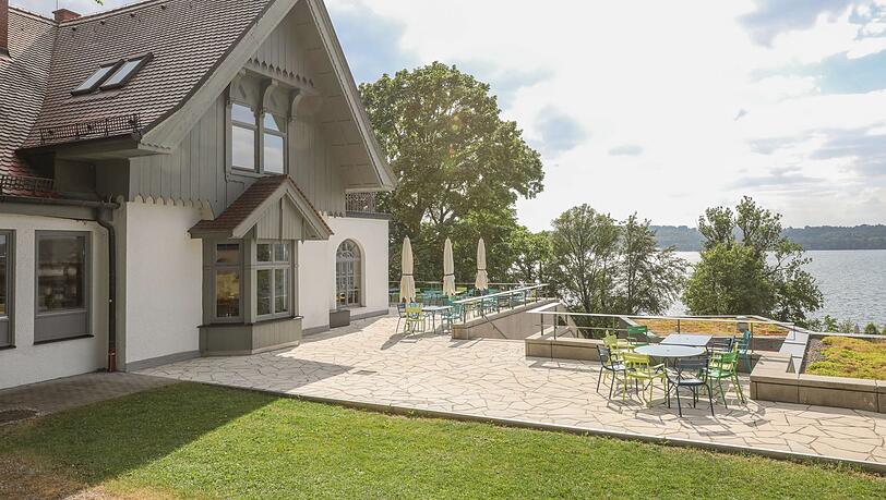 Die "Weinmann-Villa" ist heute ein Teil von "Haus Buchenried" – das Hanggrundstück mit Strand gehört seit 1953 der Münchner Volkshochschule. Die "Weinmann-Villa" ist heute ein Teil von "Haus Buchenried" – das Hanggrundstück mit Strand gehört seit 1953 der Münchner Volkshochschule.