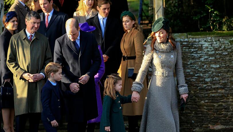 Royals in Sorge: An der Schule von Prinz George und Prinzessin Charlotte wurden mehrere Schüler wegen Corona-Verdacht gemeldet. Royals in Sorge: An der Schule von Prinz George und Prinzessin Charlotte wurden mehrere Schüler wegen Corona-Verdacht gemeldet.