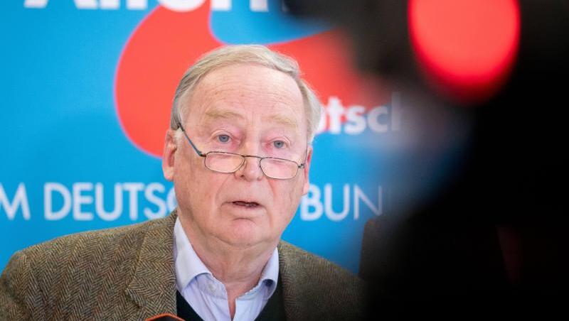 Die Staatsanwaltschaft Frankfurt am Main ermittelt nach Angaben der AfD-Bundestagsfraktion gegen Partei- und Fraktionschef Alexander Gauland. Die Staatsanwaltschaft Frankfurt am Main ermittelt nach Angaben der AfD-Bundestagsfraktion gegen Partei- und Fraktionschef Alexander Gauland.
