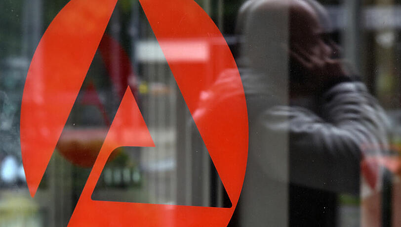 Die Agentur für Arbeit hat die neuesten Arbeitsmarkt-Zahlen veröffentlicht. Die Agentur für Arbeit hat die neuesten Arbeitsmarkt-Zahlen veröffentlicht.