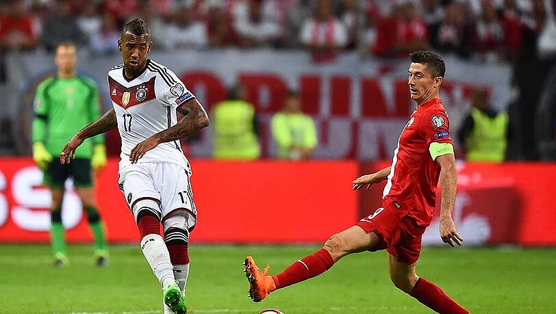 Kennen sich bestens: Die Bayern-Profis Lewandowski und Boateng. Kennen sich bestens: Die Bayern-Profis Lewandowski und Boateng.