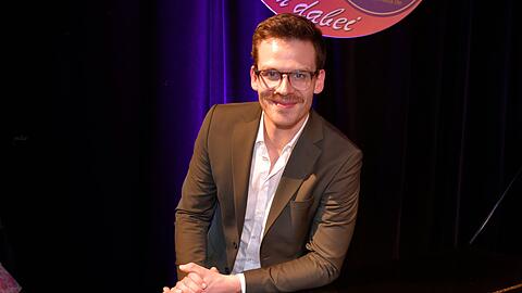 Martin Frank bekommt mit "Frank am Freitag" eine eigene Late-Night-Show Martin Frank bekommt mit "Frank am Freitag" eine eigene Late-Night-Show