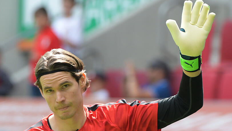 Servus, FCA! Marwin Hitz sucht beim BVB eine neue Herausforderung. Servus, FCA! Marwin Hitz sucht beim BVB eine neue Herausforderung.