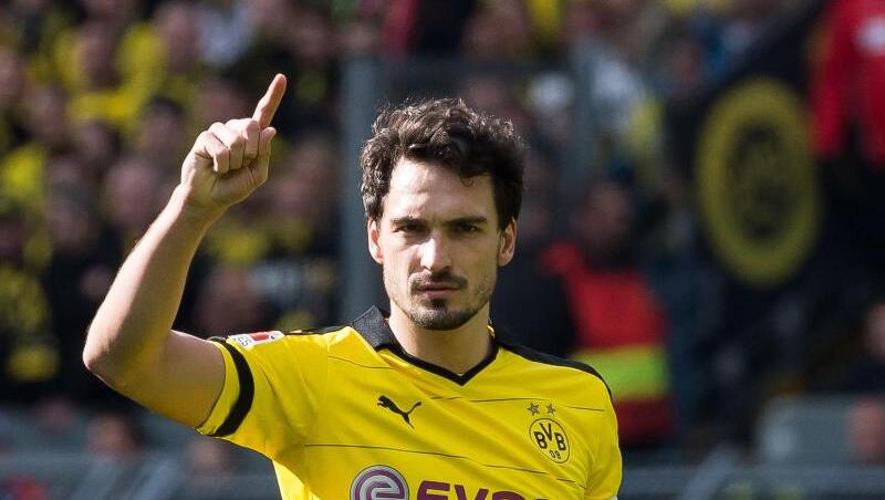 In den Medien wird über eine Rückkehr des Bayern-Verteidigers zu Borussia Dortmund spekuliert. In den Medien wird über eine Rückkehr des Bayern-Verteidigers zu Borussia Dortmund spekuliert.