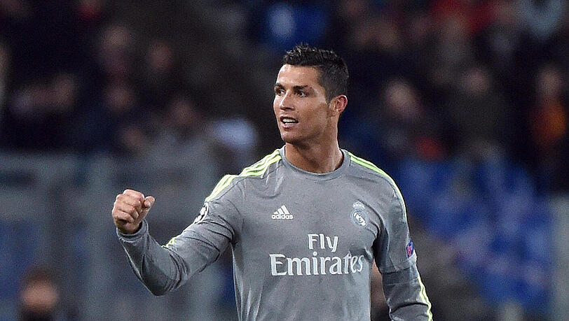 Cristiano Ronaldo erzielte den ersten Treffer beim 2:0-Sieg von Real beim AS Rom. Cristiano Ronaldo erzielte den ersten Treffer beim 2:0-Sieg von Real beim AS Rom.