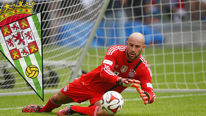 Soll im Falle des Klassenerhalts von Cordoba bei den Spaniern ein Thema werden: Bayerns Ersatzkeeper Pepe Reina. Soll im Falle des Klassenerhalts von Cordoba bei den Spaniern ein Thema werden: Bayerns Ersatzkeeper Pepe Reina.