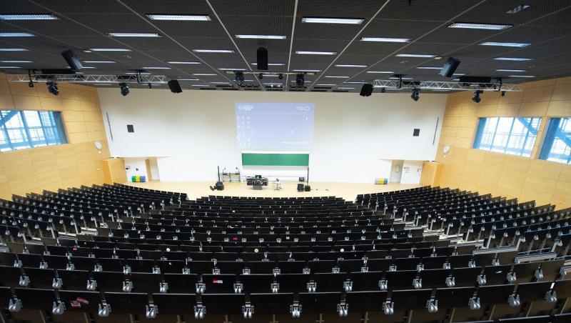 Die Hörsäle sind leer und vielen Studierenden sind die Nebenjobs weggebrochen. Die Grünen fordern für Studierende in der Corona-Krise unbürokratische Hilfe. Die Hörsäle sind leer und vielen Studierenden sind die Nebenjobs weggebrochen. Die Grünen fordern für Studierende in der Corona-Krise unbürokratische Hilfe.