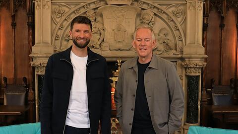 Thomas Müller (li.) und Johannes B. Kerner trafen sich im Münchner Rathaus. Thomas Müller (li.) und Johannes B. Kerner trafen sich im Münchner Rathaus.
