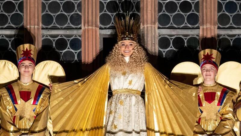 Das Nürnberger Christkind, Benigna Munsi, bei der Eröffnung des Nürnberger Christkindlesmarktes 2019. Foto: Daniel Karmann/dpa/Archivbild Das Nürnberger Christkind, Benigna Munsi, bei der Eröffnung des Nürnberger Christkindlesmarktes 2019. Foto: Daniel Karmann/dpa/Archivbild