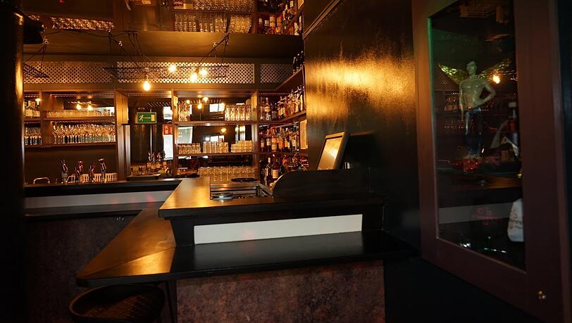 Die neue Prosecco Bar an der Theklastraße. Die neue Prosecco Bar an der Theklastraße.