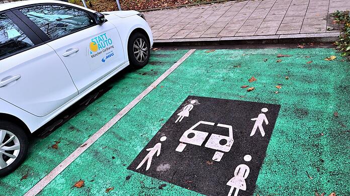 600 solcher Parkplätze will die Stadt 2023 ausweisen. 600 solcher Parkplätze will die Stadt 2023 ausweisen.