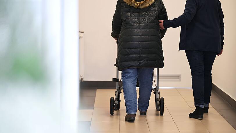 Die Pflegeversicherung wird 2025 wieder teurer. (Archivbild) Die Pflegeversicherung wird 2025 wieder teurer. (Archivbild)