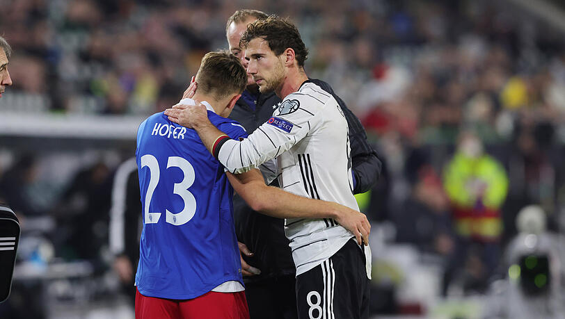 Jens Hofer war sichtlich schockiert von dessen Tritt gegen Leon Goretzka. Jens Hofer war sichtlich schockiert von dessen Tritt gegen Leon Goretzka.