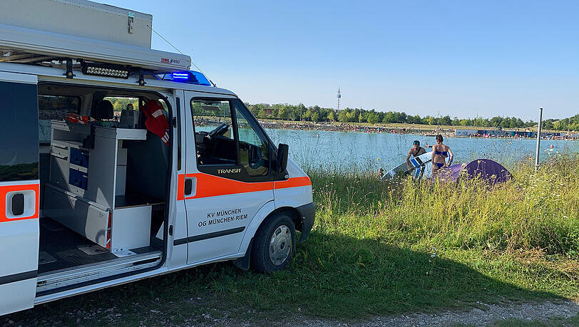 Ein 25-Jähriger wäre am Riemer See beinahe ertrunken. Ein 25-Jähriger wäre am Riemer See beinahe ertrunken.