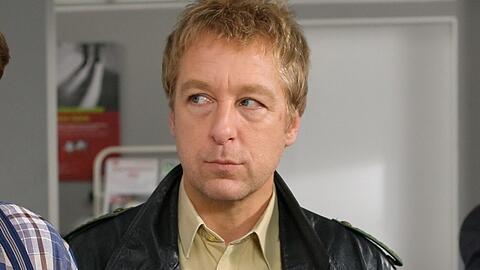 Max Müller spielt seit 2002 die Rolle des "Michi Mohr" in "Die Rosenheim-Cops". Max Müller spielt seit 2002 die Rolle des "Michi Mohr" in "Die Rosenheim-Cops".
