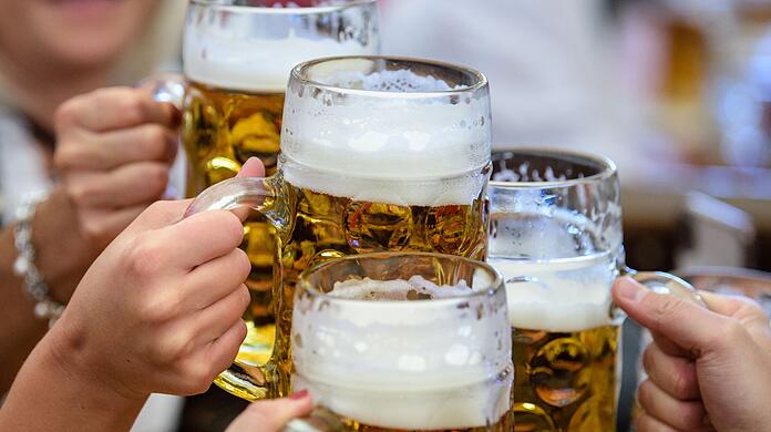 Die Maßpreise auf dem Oktoberfest steigen auch heuer wieder. (Archivbild) Die Maßpreise auf dem Oktoberfest steigen auch heuer wieder. (Archivbild)