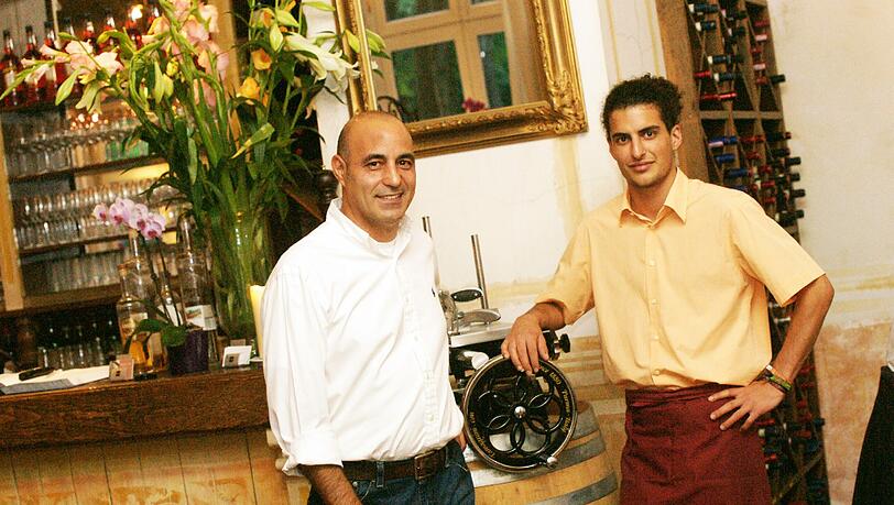 Familienprojekt: Salvatore Viscomi (links) führt das Lokal mit dem Sohn seines Cousins, Nicolas Caterina. Familienprojekt: Salvatore Viscomi (links) führt das Lokal mit dem Sohn seines Cousins, Nicolas Caterina.