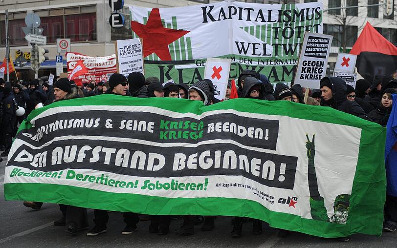 Die aktuellen Bilder der Anti-Kriegs-Demo in München Durchklicken.