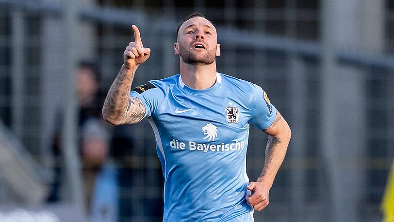 Patrick Hobsch stürmt seit dieser Saison für den TSV 1860, für den auch schon sein Vater in den 90er Jahren auf Torejagd gegangen war. Patrick Hobsch stürmt seit dieser Saison für den TSV 1860, für den auch schon sein Vater in den 90er Jahren auf Torejagd gegangen war.