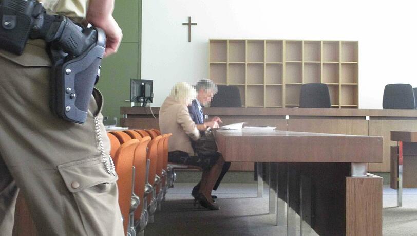 Der Angeklagte Dimitar K. soll seinen Opfern 1,8 Millionen Euro versprochen haben. Doch diese Rendite wurden den Anlegern nie ausgezahlt. Der Angeklagte Dimitar K. soll seinen Opfern 1,8 Millionen Euro versprochen haben. Doch diese Rendite wurden den Anlegern nie ausgezahlt.