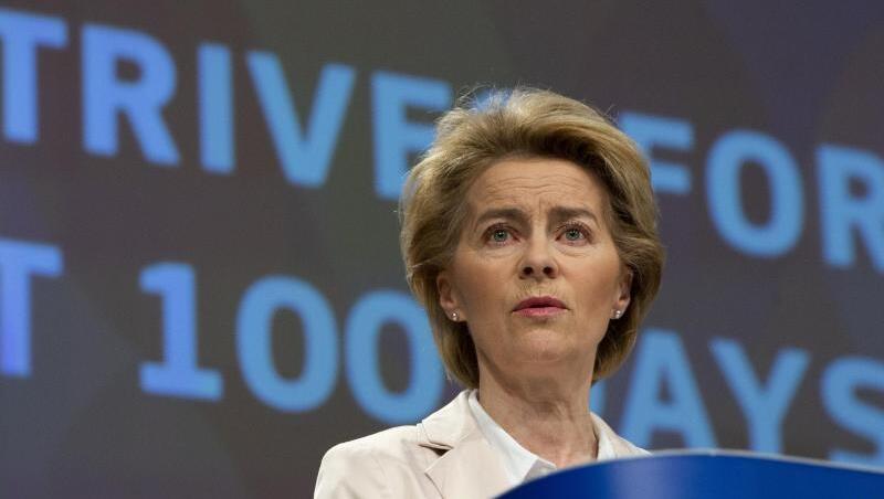 Ursula von der Leyen, Präsidentin der Europäischen Kommission, spricht während einer Medienkonferenz zu ihren ersten 100 Tagen im Amt. Ursula von der Leyen, Präsidentin der Europäischen Kommission, spricht während einer Medienkonferenz zu ihren ersten 100 Tagen im Amt.