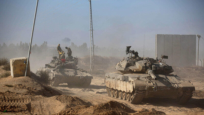 Israelische Soldaten während der kurzen Waffenruhe. mehrere Verstöße führten zu einem Abbruch des Waffenstillstands seitens der Israelis. Israelische Soldaten während der kurzen Waffenruhe. mehrere Verstöße führten zu einem Abbruch des Waffenstillstands seitens der Israelis.