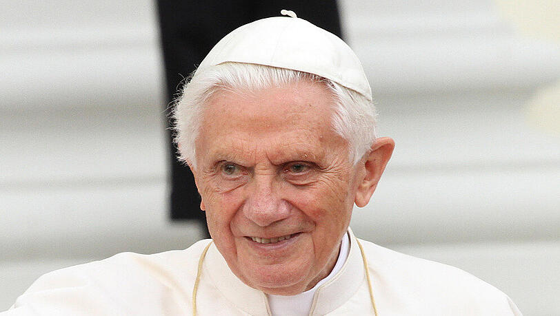 Der (damals noch nicht) emeritierte Papst Benedikt XVI. im Jahr 2012 in Berlin. Der (damals noch nicht) emeritierte Papst Benedikt XVI. im Jahr 2012 in Berlin.