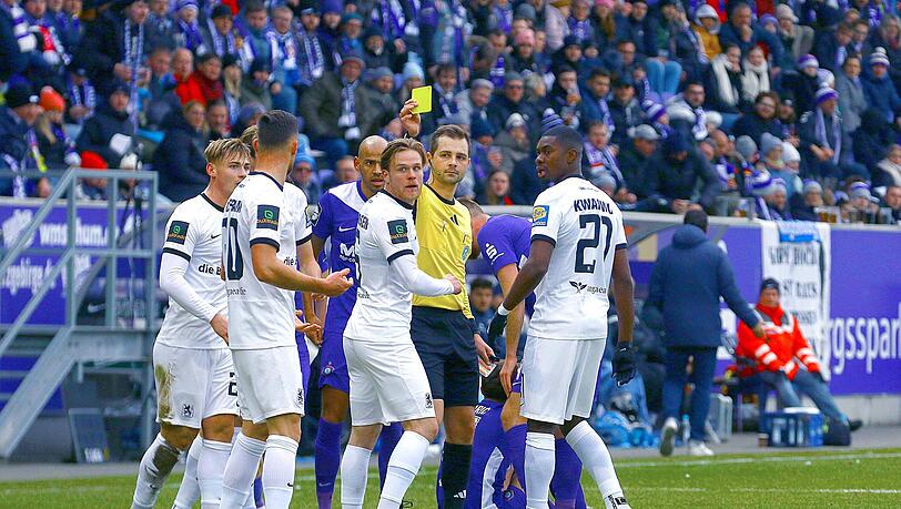 Der TSV 1860 verliert gegen Erzgebirge Aue mit 1:3. Der TSV 1860 verliert gegen Erzgebirge Aue mit 1:3.