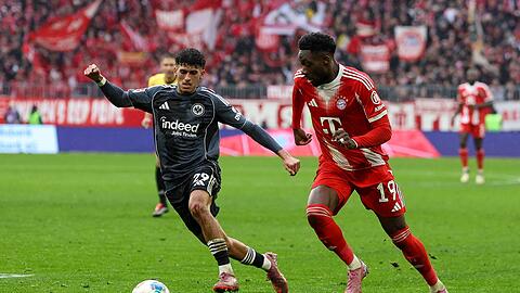 Verletzte sich gegen Eintracht Frankfurt: Alphonso Davies. Verletzte sich gegen Eintracht Frankfurt: Alphonso Davies.