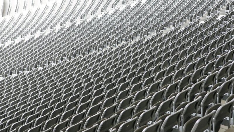 Sogenannte Geisterspiele gelten mittlerweile im Fußball als einzige verbliebene Option. Sogenannte Geisterspiele gelten mittlerweile im Fußball als einzige verbliebene Option.