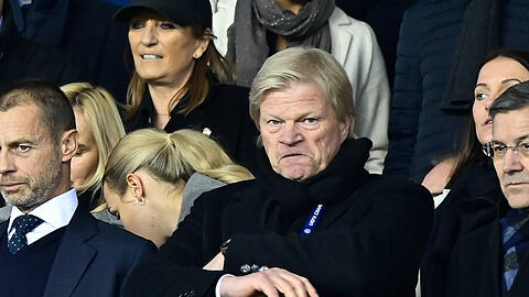 Zählt Bayern-Trainer Vincent Kompany an: Oliver Kahn. Zählt Bayern-Trainer Vincent Kompany an: Oliver Kahn.