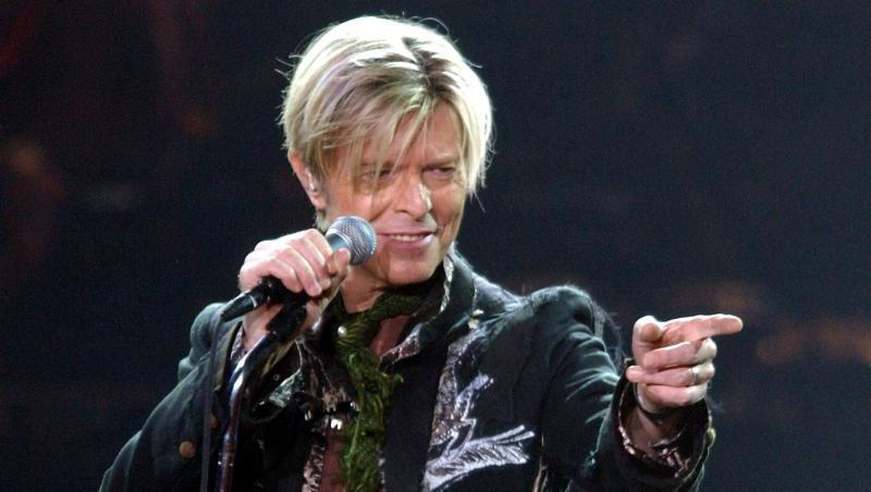 David Bowie 2003 beim Start seiner Deutschland-Tour in Hamburg. David Bowie 2003 beim Start seiner Deutschland-Tour in Hamburg.