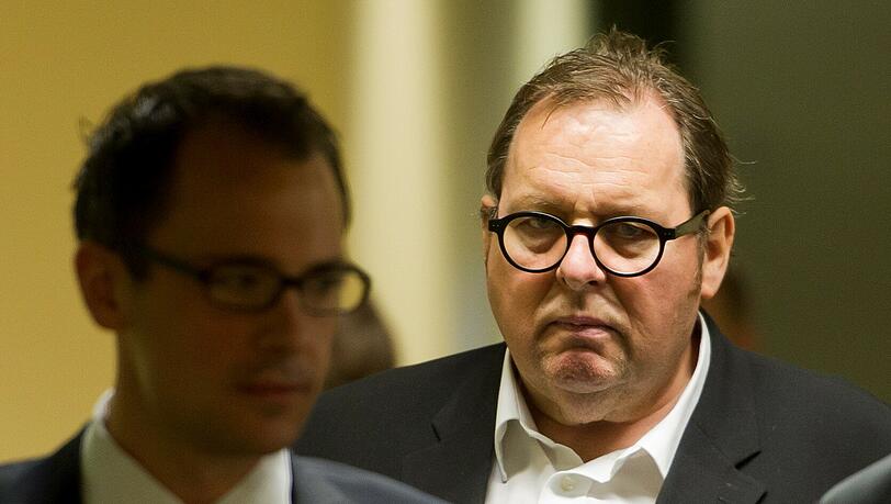 Ottfried Fischer betritt das Landgericht in MÜnchen. Der Fall um Ottis Sex-Tape geht weiter: Ein ehemaliger Redakteur der „Bild“-Zeitung wegen Nötigung und Verletzung des höchstpersönlichen Lebensbereichs Fischers verantworten. Ottfried Fischer betritt das Landgericht in MÜnchen. Der Fall um Ottis Sex-Tape geht weiter: Ein ehemaliger Redakteur der „Bild“-Zeitung wegen Nötigung und Verletzung des höchstpersönlichen Lebensbereichs Fischers verantworten.
