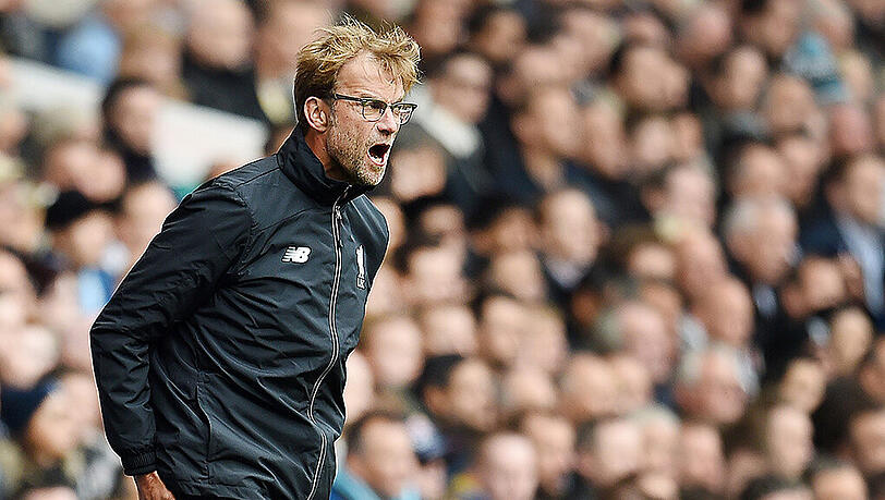 Wie man ihn aus der Bundesliga kennt: Liverpools neuer Trainer, Jürgen Klopp bei seinem Debüt gegen Tottenham. Das Spiel endete 0:0. Wie man ihn aus der Bundesliga kennt: Liverpools neuer Trainer, Jürgen Klopp bei seinem Debüt gegen Tottenham. Das Spiel endete 0:0.