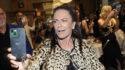 Christine Neubauer wird im Netz immer wieder aufgrund ihres Aussehens angefeindet. Christine Neubauer wird im Netz immer wieder aufgrund ihres Aussehens angefeindet.