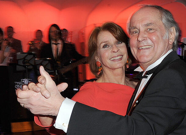Senta Berger und Michael Verhoeven feiern 2013 beim 40. Deutschen Filmball im Bayerischen Hof. Das Paar lernte sich 1963 beieinem Filmdreh kennen. Senta Berger und Michael Verhoeven feiern 2013 beim 40. Deutschen Filmball im Bayerischen Hof. Das Paar lernte sich 1963 beieinem Filmdreh kennen.
